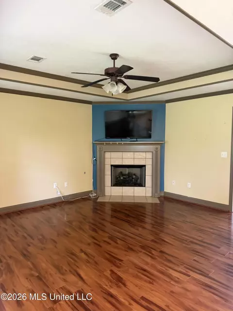 Living - 371 Greystone Pointe, Terry, MS 39170 photo 2 of 2