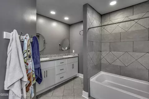 Bath - 748 E Northside Dr, Jackson, MS 39206 photo 1 of 9