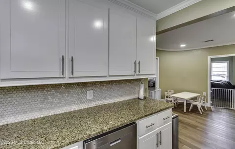 Kitchen - 748 E Northside Dr, Jackson, MS 39206 photo 2 of 10