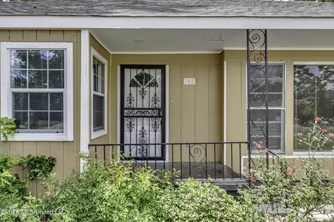 Exterior - 748 E Northside Dr, Jackson, MS 39206 photo 2 of 7