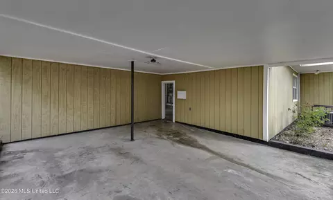 Exterior - 748 E Northside Dr, Jackson, MS 39206 photo 6 of 7