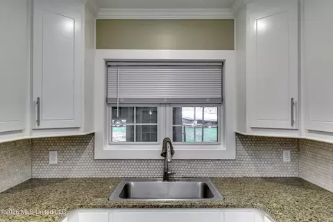 Kitchen - 748 E Northside Dr, Jackson, MS 39206 photo 3 of 10