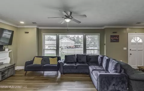 Living - 748 E Northside Dr, Jackson, MS 39206 photo 4 of 4