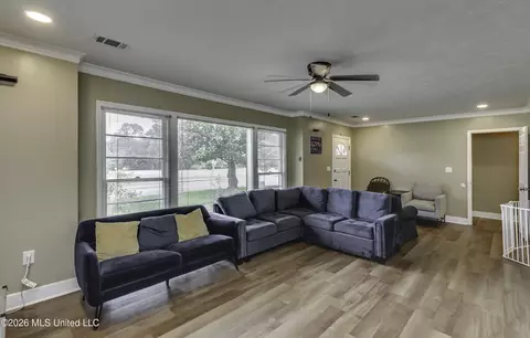 Living - 748 E Northside Dr, Jackson, MS 39206 photo 1 of 4