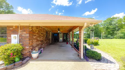 Exterior - 144 N Pine Dr, Madison, MS 39110 photo 5 of 13