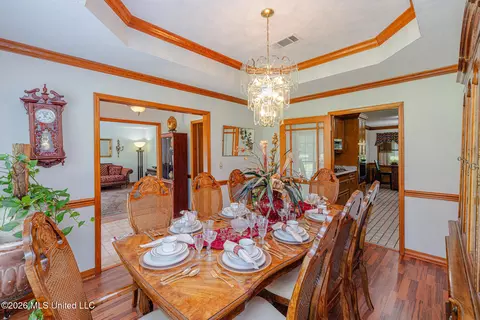 Dining - 144 N Pine Dr, Madison, MS 39110 photo 2 of 4