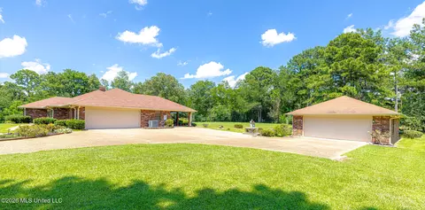 Exterior - 144 N Pine Dr, Madison, MS 39110 photo 3 of 13