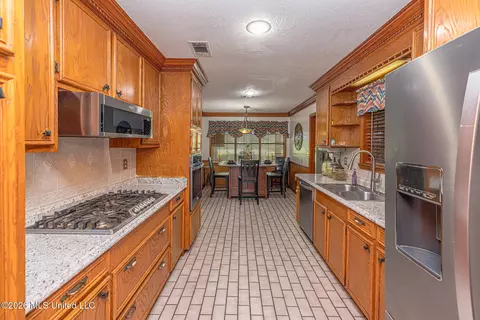 Kitchen - 144 N Pine Dr, Madison, MS 39110 photo 1 of 4