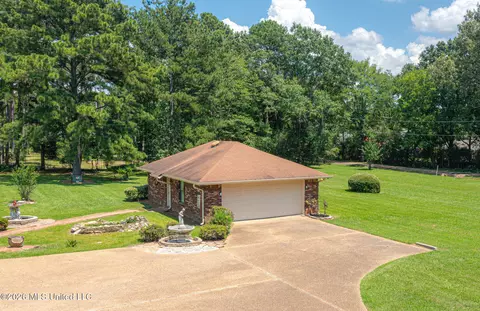 Exterior - 144 N Pine Dr, Madison, MS 39110 photo 11 of 13