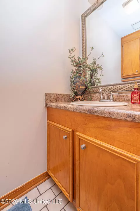 Bath - 144 N Pine Dr, Madison, MS 39110 photo 1 of 7