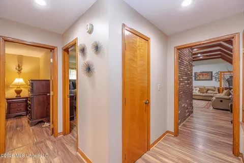 Entry Way - 144 N Pine Dr, Madison, MS 39110 photo 3 of 5