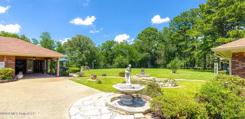 Exterior - 144 N Pine Dr, Madison, MS 39110 photo 4 of 13