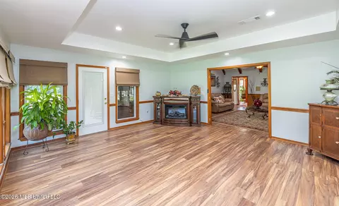 Living - 144 N Pine Dr, Madison, MS 39110 photo 1 of 4
