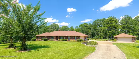 Exterior - 144 N Pine Dr, Madison, MS 39110 photo 2 of 13
