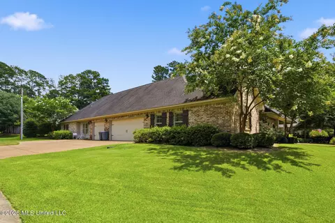 Exterior - 4282 Berlin Dr, Jackson, MS 39211 photo 3 of 5