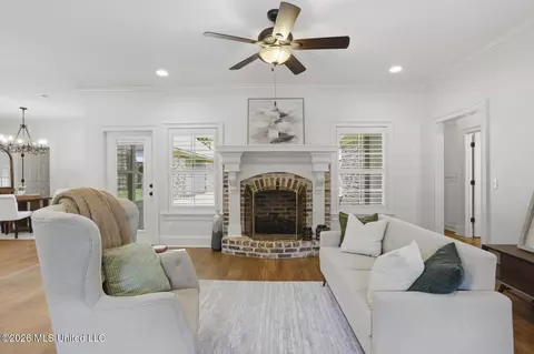 Living - 4282 Berlin Dr, Jackson, MS 39211 photo 1 of 2
