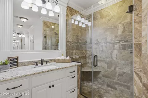 Bath - 4282 Berlin Dr, Jackson, MS 39211 photo 2 of 5