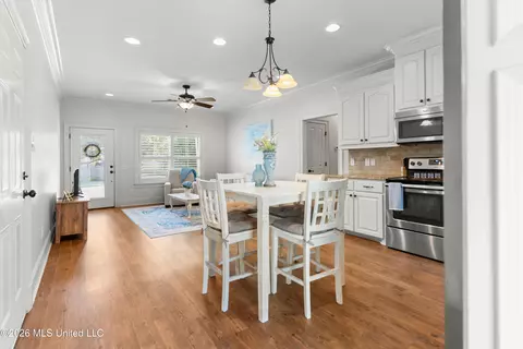Dining - 4282 Berlin Dr, Jackson, MS 39211 photo 2 of 3