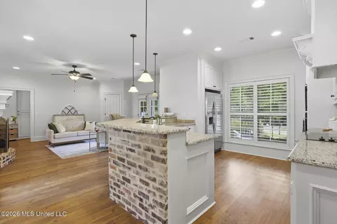 Kitchen - 4282 Berlin Dr, Jackson, MS 39211 photo 2 of 7