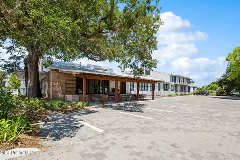 301 S Toulme St #105, Bay Saint Louis, MS 39520