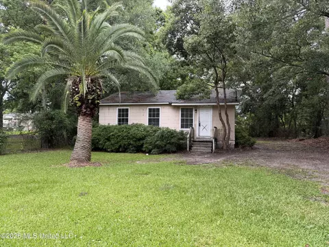 1209 Polk Ave, Pascagoula, MS 39567