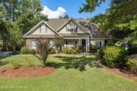 92 Highpointe Dr, Hattiesburg, MS 39402
