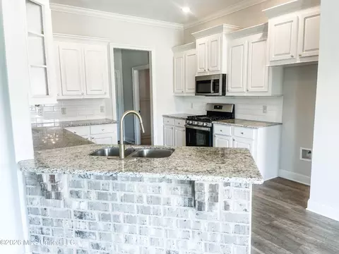 Kitchen - 201 Chartleigh Cir, Canton, MS 39046 photo 1 of 4