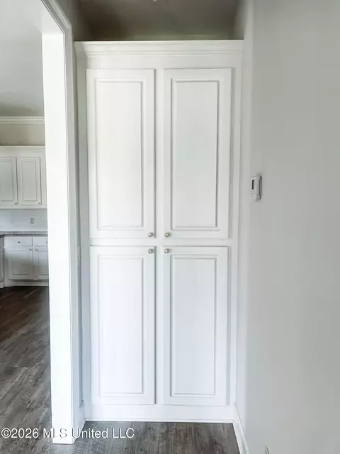 Entry Way - 201 Chartleigh Cir, Canton, MS 39046 photo 3 of 3