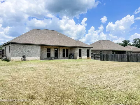 Exterior - 201 Chartleigh Cir, Canton, MS 39046 photo 6 of 6