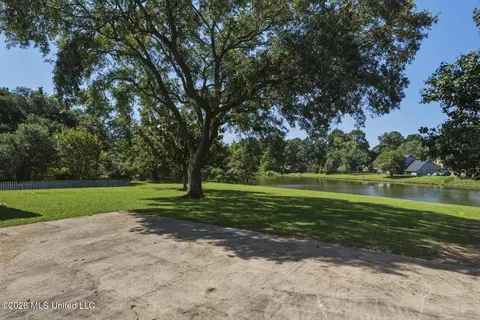 Exterior - 1025 Northpointe Dr, Jackson, MS 39211 photo 6 of 8