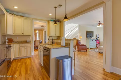 Kitchen - 3327 Pettingill Way, Hernando, MS 38632 photo 2 of 2