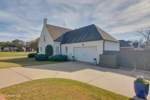 Exterior - 3327 Pettingill Way, Hernando, MS 38632 photo 6 of 8