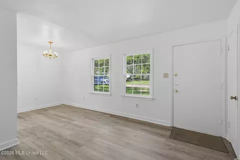 Living - 4600 Nisqually Rd, Jackson, MS 39206 photo 1 of 7