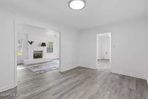 Living - 4600 Nisqually Rd, Jackson, MS 39206 photo 7 of 7