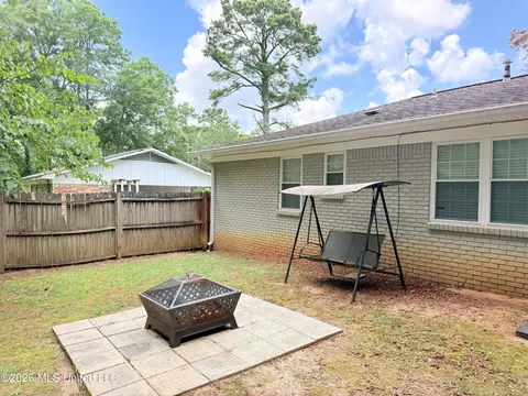 Exterior - 800 White Cir, Grenada, MS 38901 photo 1 of 5