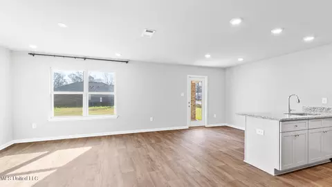Living - 82 Kings Crossing Dr, Lucedale, MS 39452 photo 1 of 2