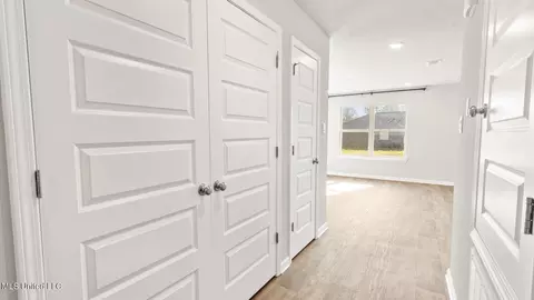 Entry Way - 82 Kings Crossing Dr, Lucedale, MS 39452 photo 2 of 7