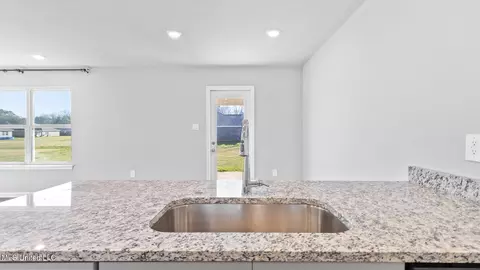Entry Way - 82 Kings Crossing Dr, Lucedale, MS 39452 photo 5 of 7
