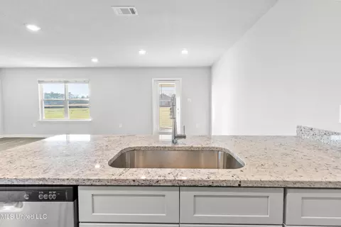 Kitchen - 64 Kings Crossing Dr, Lucedale, MS 39452 photo 3 of 3