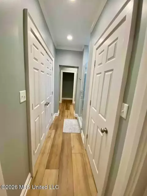 Entry Way - 407 Franklin St, Natchez, MS 39120 photo 7 of 7