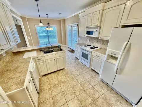 Kitchen - 307 Springhill Pt, Brandon, MS 39047 photo 1 of 1