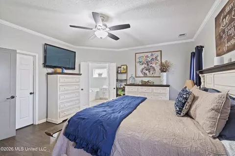 Bedroom - 1211 E Cross Creek Dr, Hernando, MS 38632 photo 2 of 7