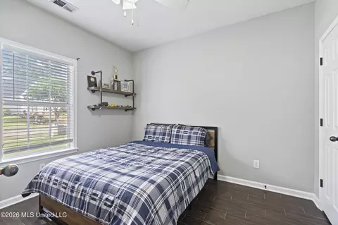 Bedroom - 1211 E Cross Creek Dr, Hernando, MS 38632 photo 3 of 7
