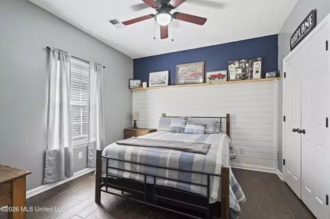Bedroom - 1211 E Cross Creek Dr, Hernando, MS 38632 photo 5 of 7