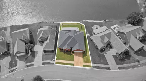 View/Area - 1211 E Cross Creek Dr, Hernando, MS 38632 photo 2 of 6