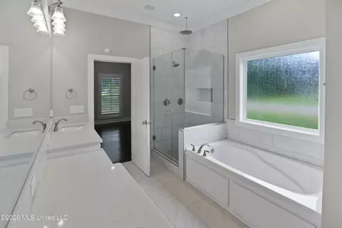 Bath - 1175 Sanctuary Dr, Brandon, MS 39042 photo 1 of 5