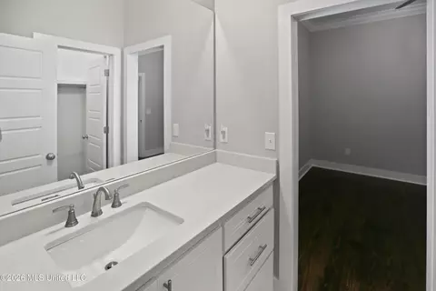 Bath - 1175 Sanctuary Dr, Brandon, MS 39042 photo 4 of 5