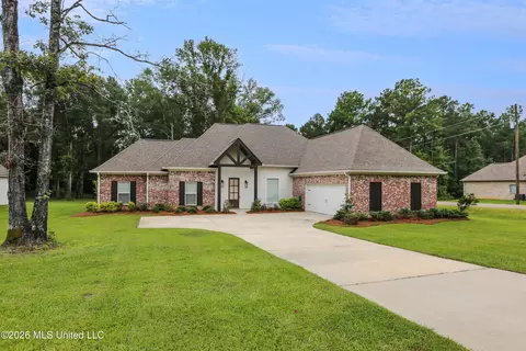 Exterior - 1175 Sanctuary Dr, Brandon, MS 39042 photo 2 of 4