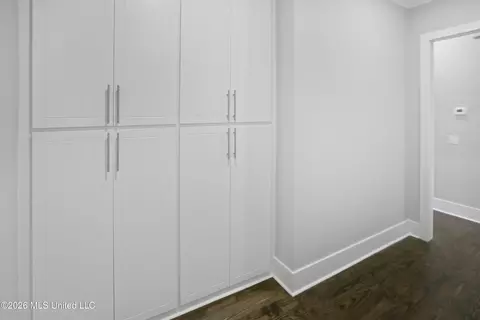 Entry Way - 1175 Sanctuary Dr, Brandon, MS 39042 photo 2 of 4