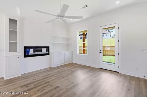 Living - 189 Bronson Bnd, Flowood, MS 39232 photo 2 of 3